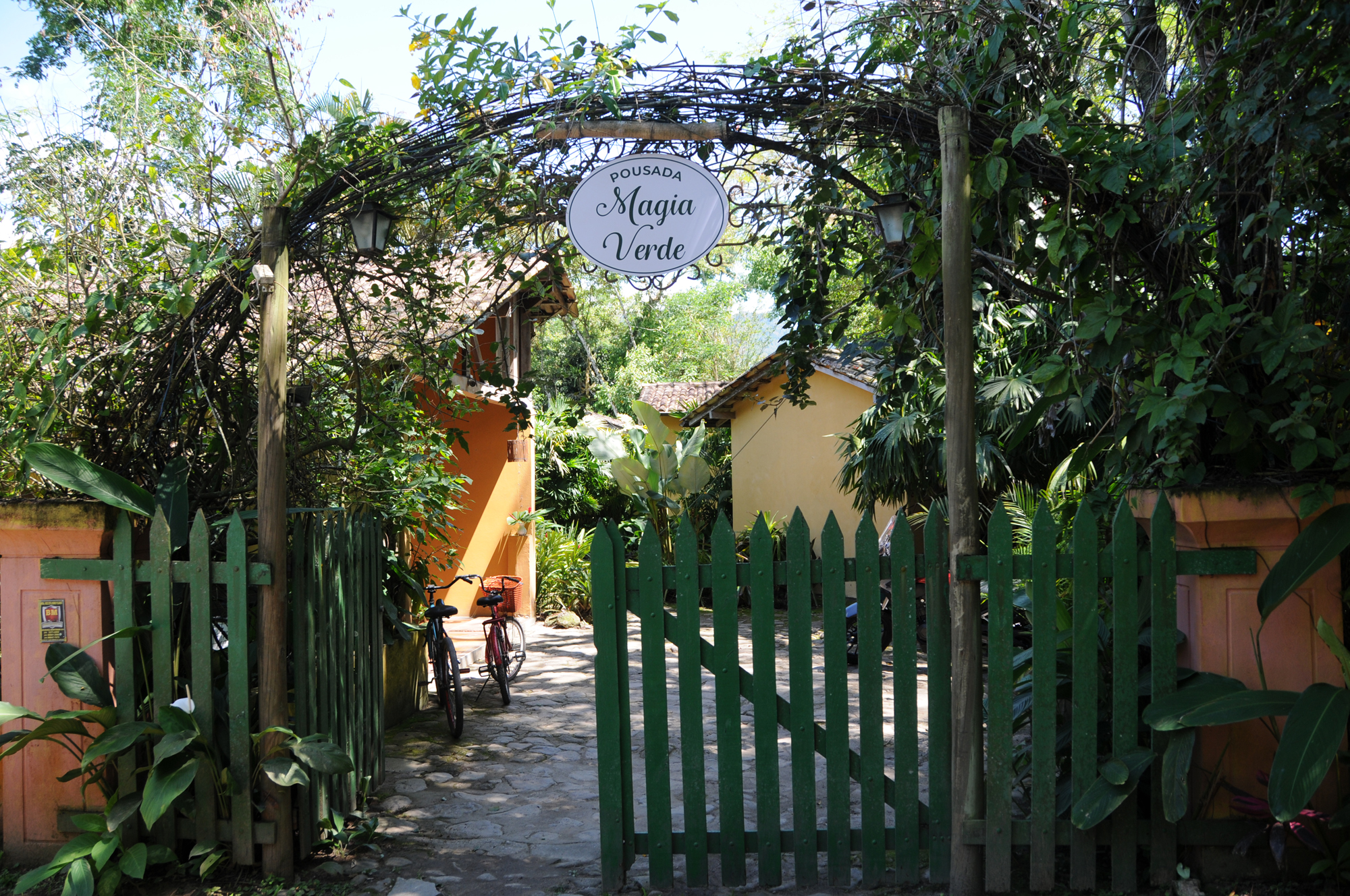 entrada da Pousada Magia Verde, Paraty
